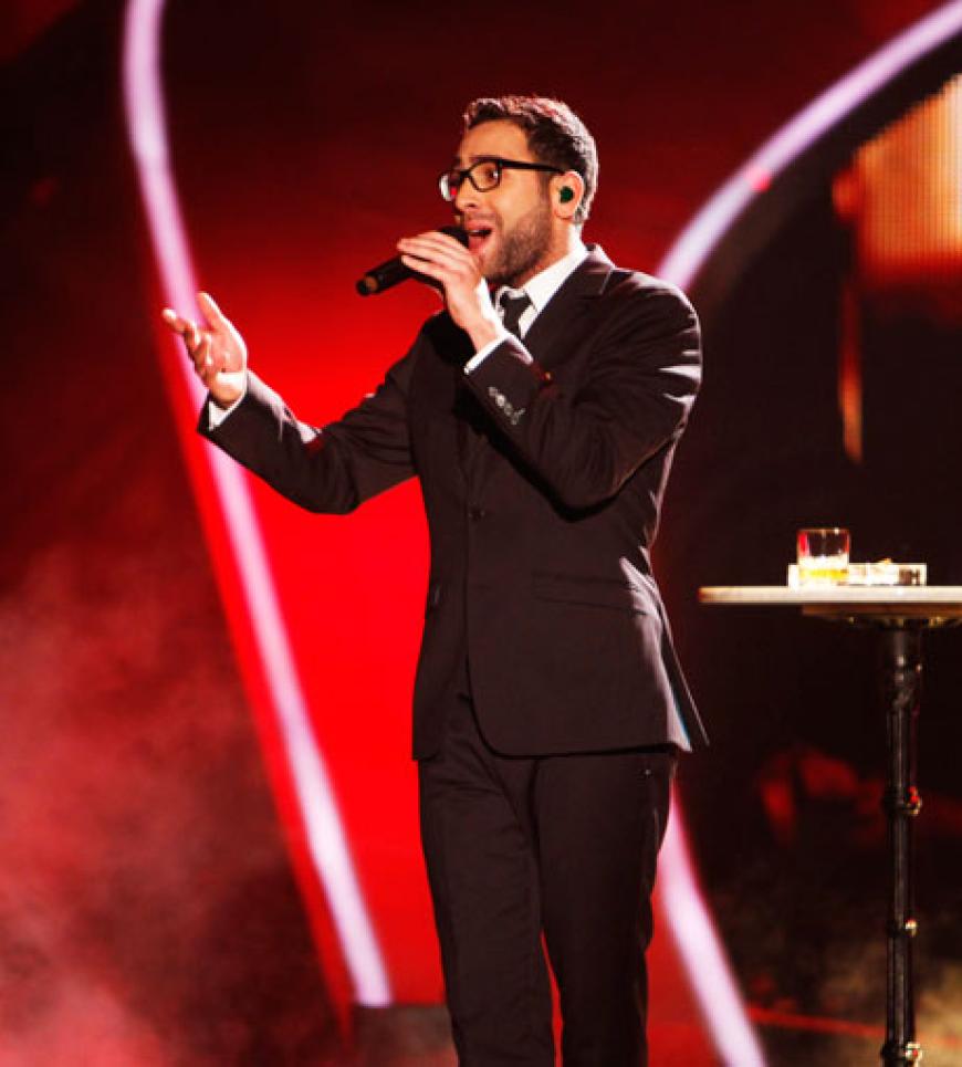 James setzte sich gegen seinen Duell-Partner Raffa Shira mit dem Song