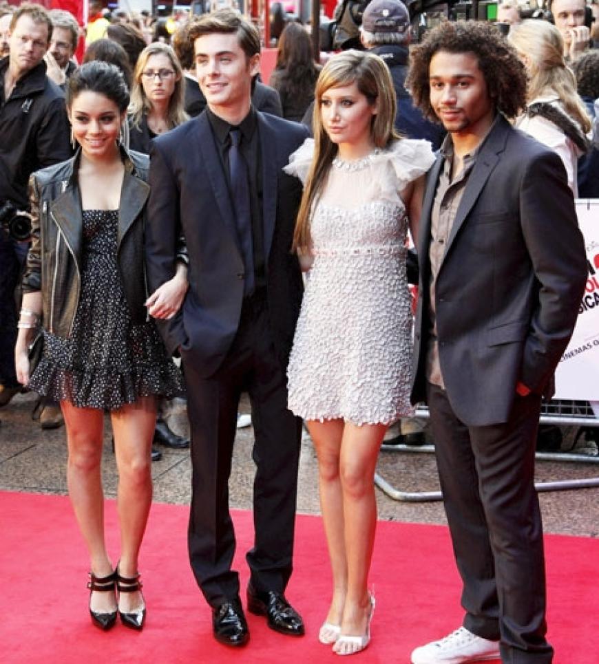 Zwischen Juni 2007 und Juni 2008 erhielt er Gagen in Höhe von 15 bis 22 Mio. US-Dollar und rangiert hinter Daniel Radcliffe, Miley Cyrus, Mary-Kate und Ashley Olsen und den Jonas Brothers auf Platz fünf