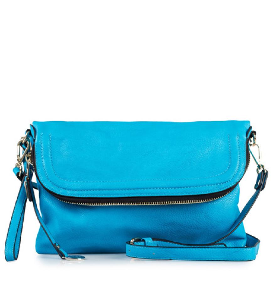 Abkühlung gefällig? Die eisblaue Tasche von NYPD, (über nelly.de, ca. 65 Euro) ist einfach super cool!