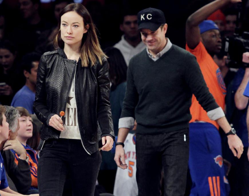 Olivia Wilde mit ihrem Verlobten Jason Sudeikis beim Spiel der New York Knicks gegen die Los Angeles Clippers im MadisonSquare Garden in New York