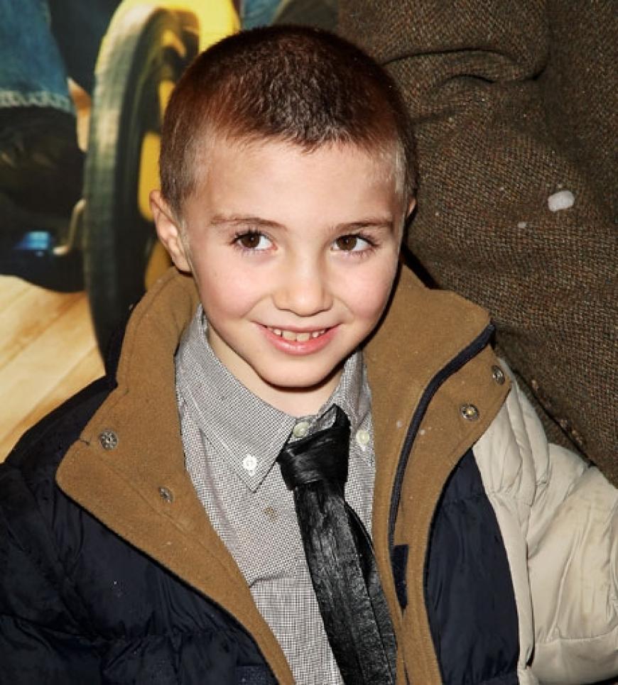 Rocco Ritchie, Sohn von Pop-Ikone Madonna und Guy Ritchie, wird sich über seine finanzielle Zukunft nur wenig Sorgen machen müssen. Angeblich wird er mit 20 Jahren über 400 Millionen Euro erben - und damit voraussichtlich Großbritannies reichster Star sein