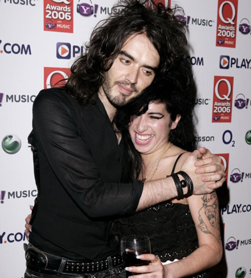 Viele prominente Freunde trauerten um Amy: Auch Russell Brand verbindet mit der Sängerin einen langjährige, enge Freundschaft.