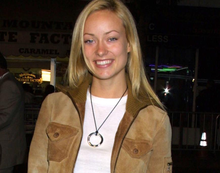 Kaum wieder zu erkennen. Diese Blondine ist zwischenzeitlich brünett und ein echter Männertraum. Erraten Sie, wer es ist?