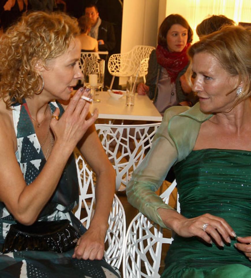 Unterhielten sich bei einer Zigarette: Katja Riemann und Suzanne von Borsody