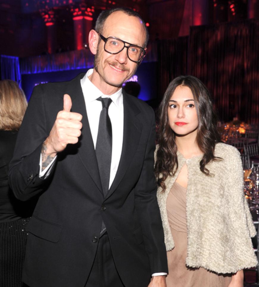 Daumen hoch! Star-Fotograf Terry Richardson stand dieses Mal auf der anderen Seite der Kamera