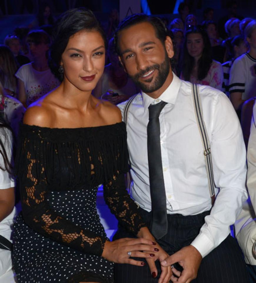 So verliebt: Massimo Sinato and Rebecca Mir turtelten während der