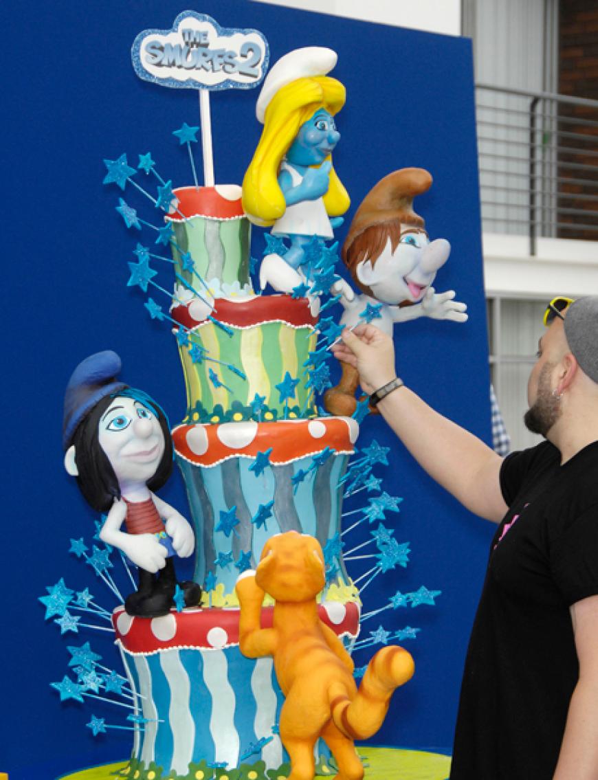 Imposant: Eine XXL-Torte der Schlümpfe auf der Premiere in Los Angeles