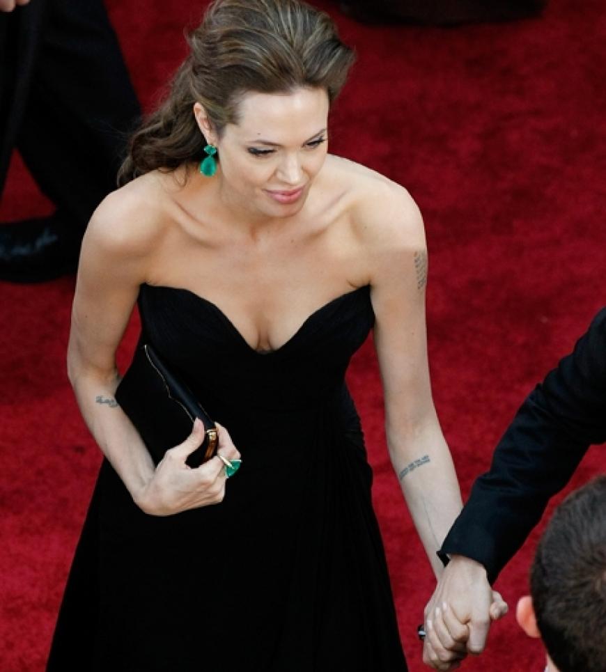 Angelina Jolie im eleganten Schwarzen