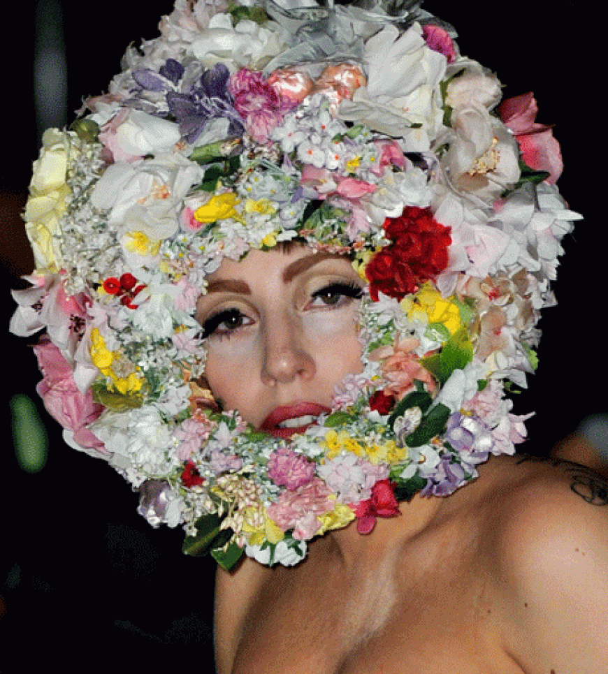 Auf der Londoner Fashion Week präsentierte Lady Gaga ihren ausgefallenen Kopfschmuck