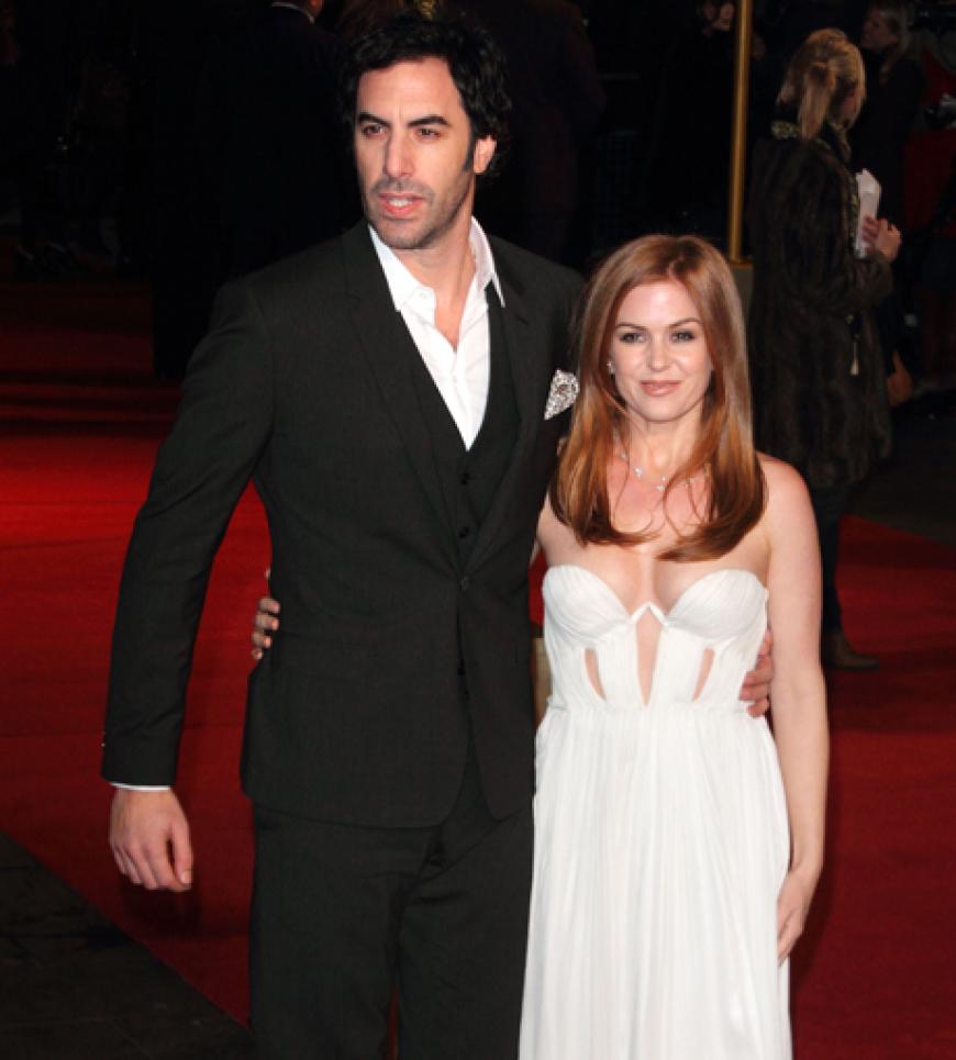 Sacha Baron Cohen und seine Isla Fisher in einem freizügigen Abendkleid
