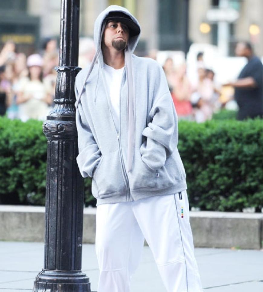 Ihr neues Lied beginnt sie mit der an Eminem gerichteten Zeile: