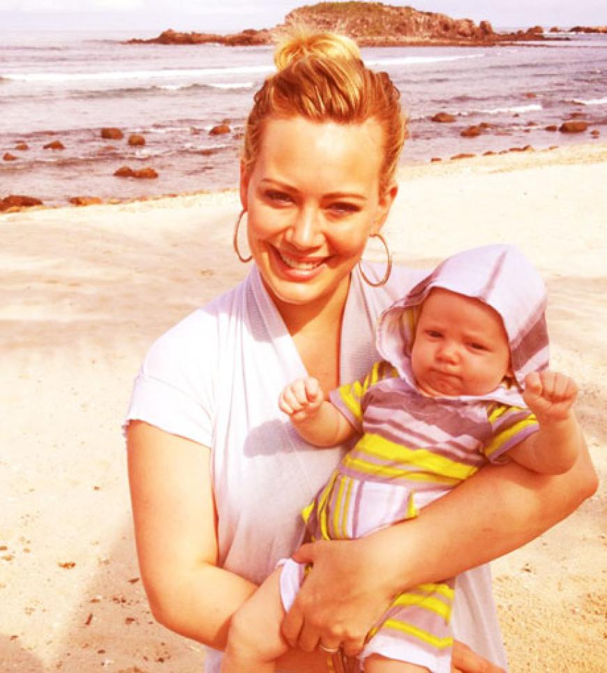Mit Söhnchen Luca gönnt sich Hilary Duff einen Urlaub in Mexiko. Die stolze Mutter und der kleine genießen die Sonne