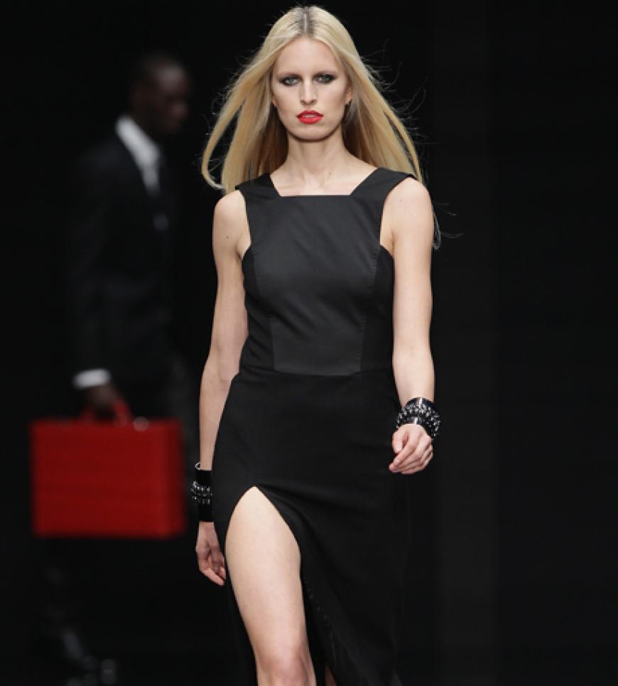 Karolina Kurkova glänzt nicht nur als Gesicht der diesjährigen Fashion Week - sondern auch als Model bei der Boss Show