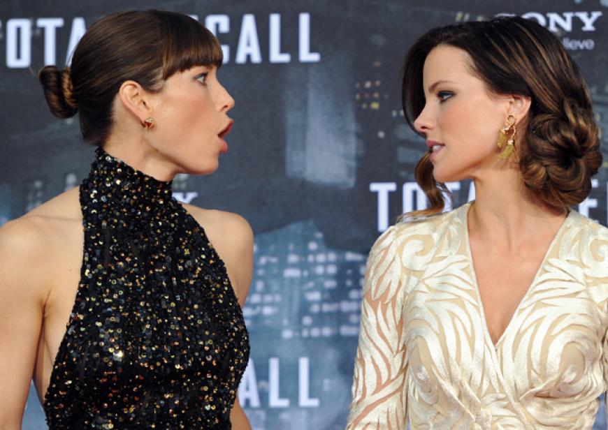 Oh, oh! Zickenalarm auf dem Roten Teppich? Jessica Biel und Filmkollegin Kate Beckinsale giften sich an