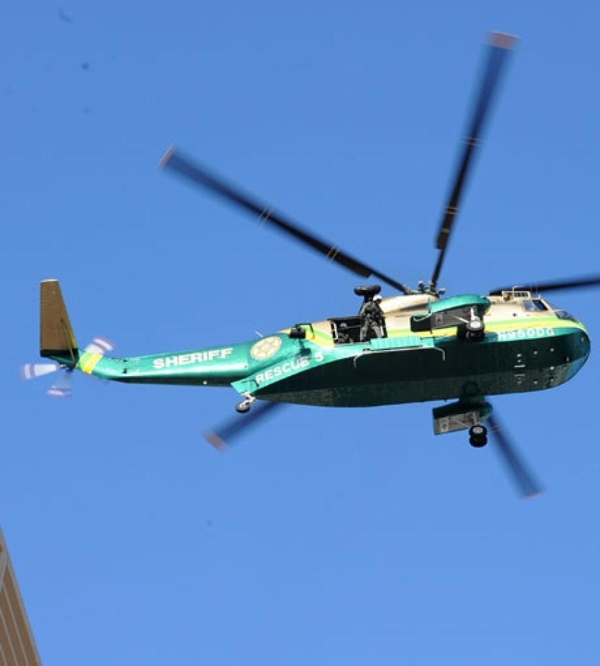 Die genaue Todesursache wird jetzt durch eine Autopsie geklärt - Der Leichnam des Sängers wurde per Hubschrauber in die Gerichtsmedizin geflogen