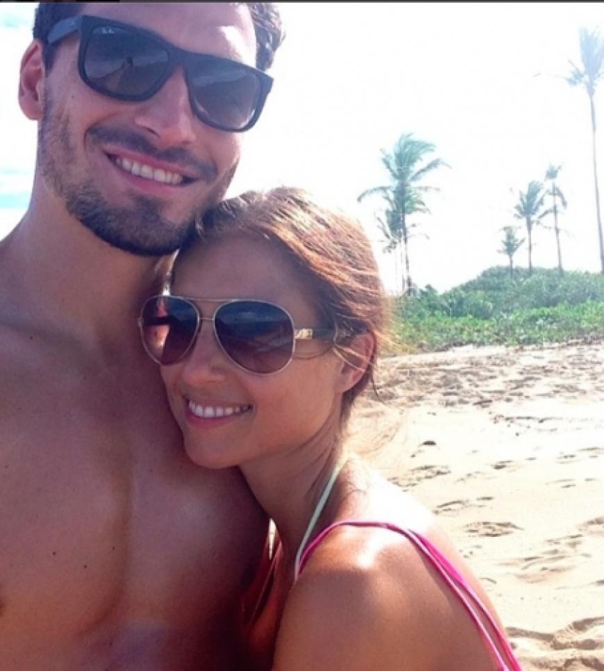 Cathy Fischer und Mats Hummels wirken ausgeglichen und einfach glücklich! Während der Weltmeisterschaft in Brasilien haben sie doch noch etwas Zeit füreinander