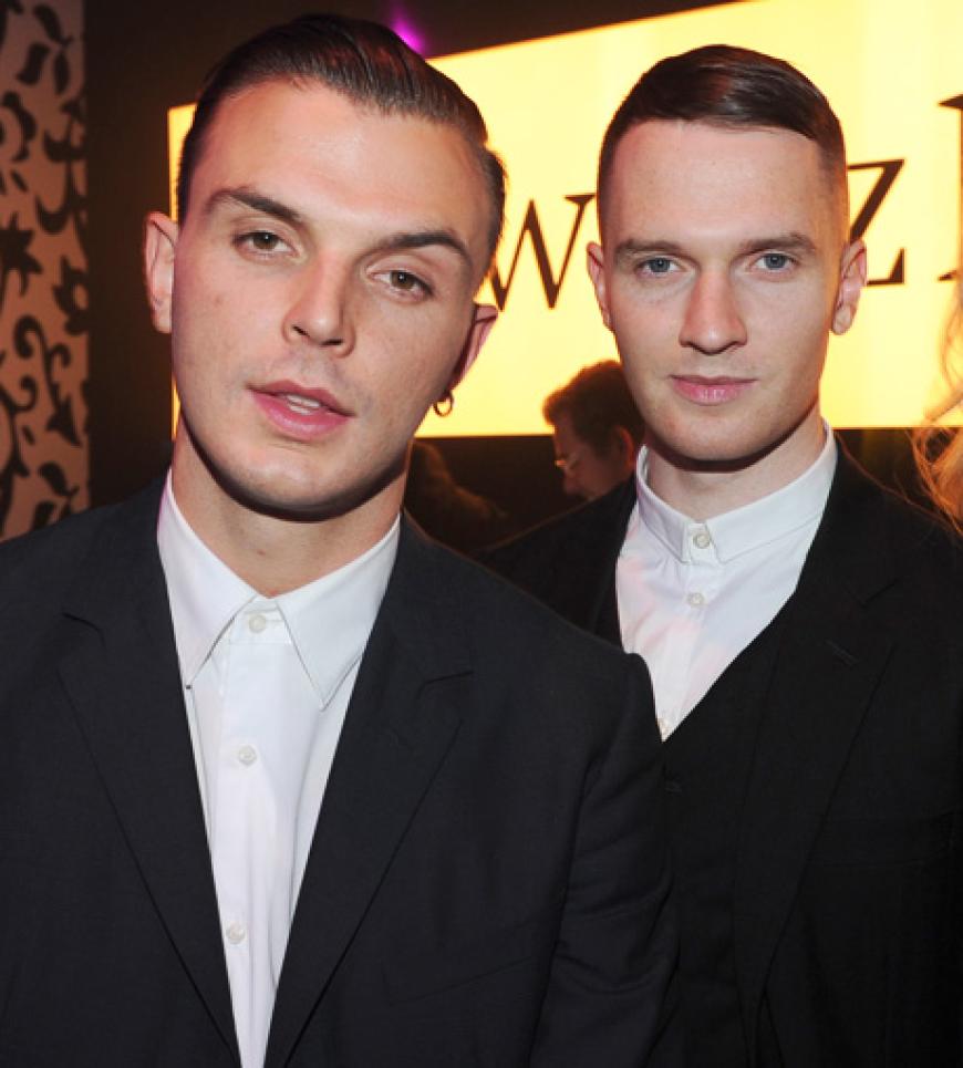 Hurts, das sind Theo Hutchcraft und Adam Anderson aus Manchester. In einem Interview sprachen die Jungs nun über ihr Sexleben auf Tour