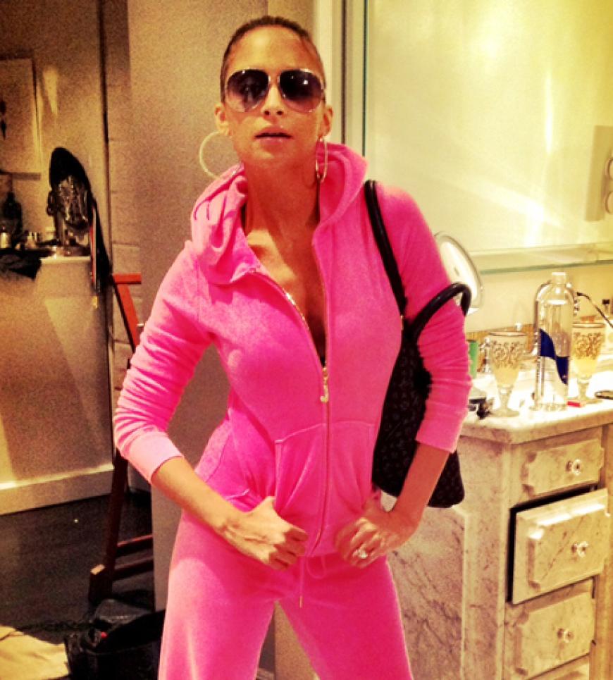 Wer haben wir denn da? Nicole Richie geht dieses Jahr als Jennifer Lopez-Double und sieht ihr zum Verwechseln ähnlich