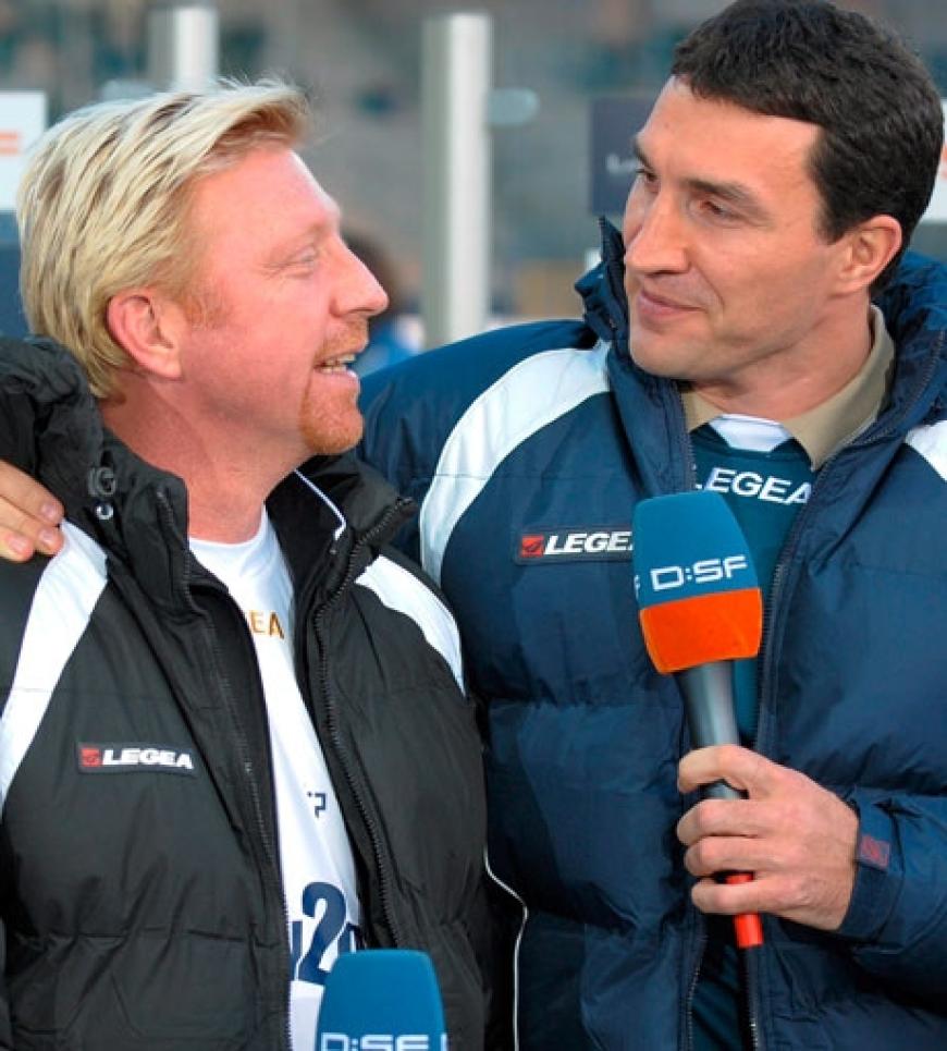 Boris Becker hat gut gute Laune: Seine Mannschaft schoss die Klitschko-Truppe mit 6:4 vom Platz