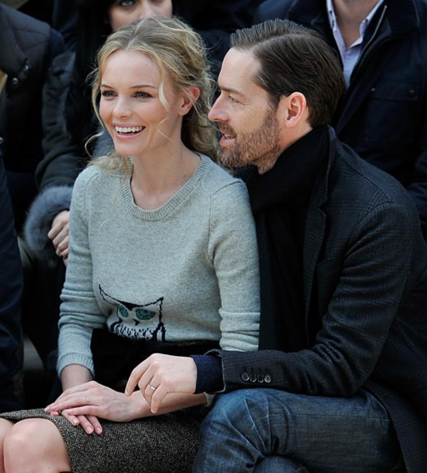 Auch Hollywood-Star Kate Bosworth bekam einen Platz in der ersten Reihe und bestaunte gemeinsam mit ihrem Freund die neuesten Looks des britischen Traditionslabels