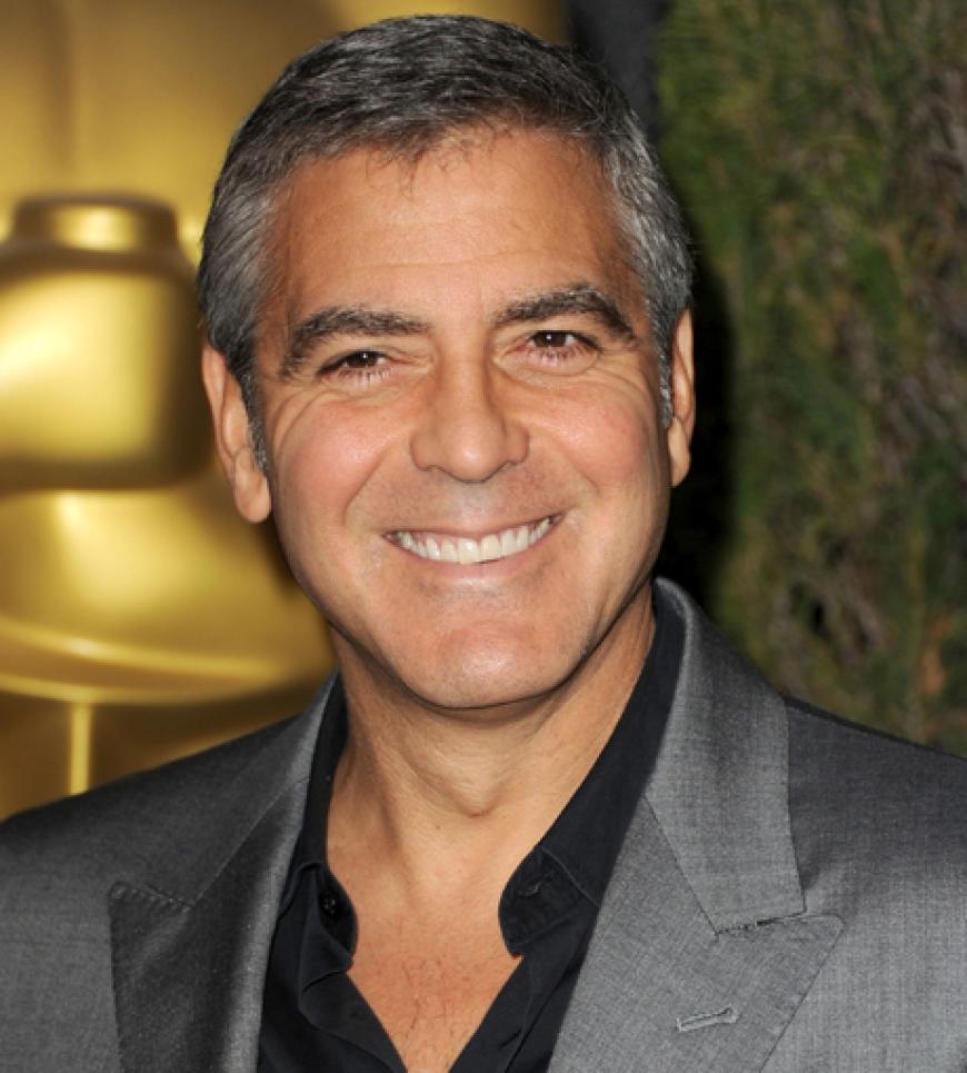 Alle Jahre wieder! Die Oscars stehen vor der Tür und traditionell wird vorher zum großen Lunch mit allen Oscar-Anwärtern geladen. Strahlender Gast: George Clooney
