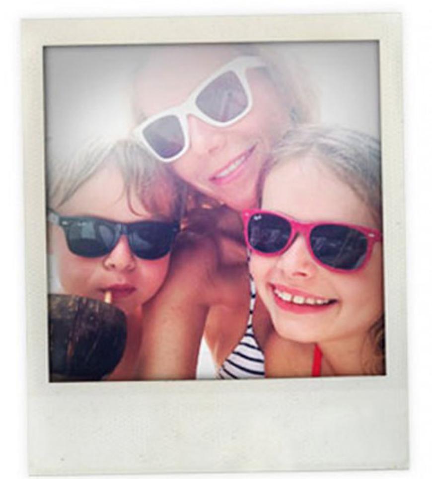 Eine kleine Sensation: Eigentlich hält Hollywood-Star Gwyneth Paltrow ihr Privatleben mehr als geheim. Nun postete sie auf ihrer Website ein Urlaubsbild mit ihren beiden Kindern, Sohn Moses und Töchterchen Apple. Süß!