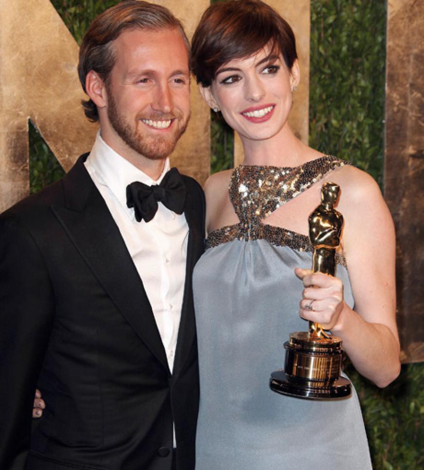 Adam Shulman und Anne Hathaway
