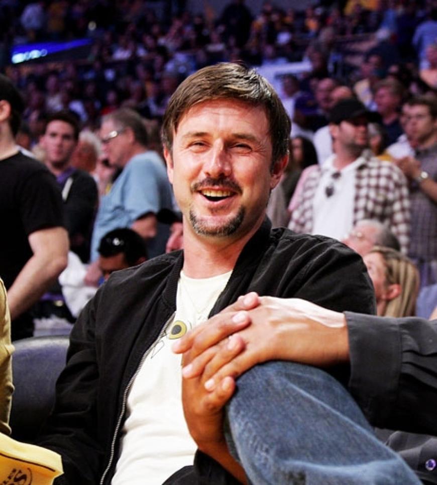 David Arquette freut sich riesig über das Spiel