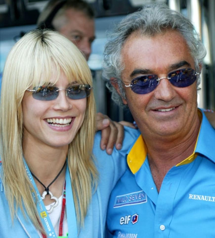 ... nämlich mit Formel-1-Boss Flavio Briatore