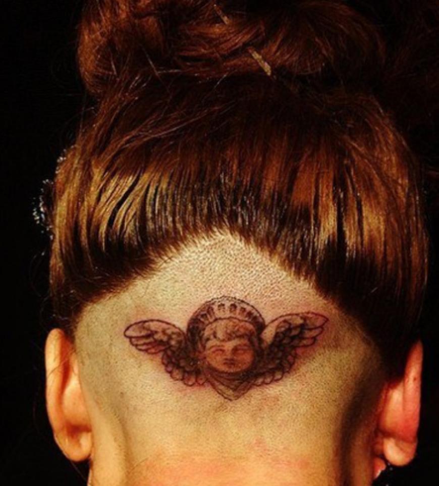 Irres Glatzen-Tattoo: Lady Gaga und ihr neuestes... ähm...Kunstwerk!