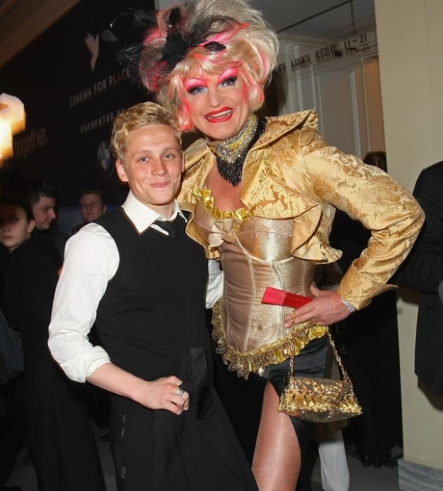 Am 09. Februar gaben sich die Stars in Berlin die Klinke in die Hand. Der Grund: Die Benefizgala