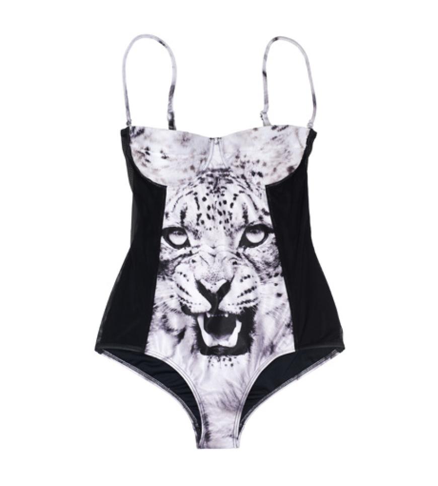 03. Juli 2012: Die passende Beach-Mode für sexy Raubkatzen: Einteiler von We Are Handsome über cabinet206.com, ca. 250 Euro