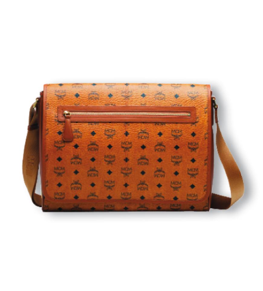 Mit Logoprint von MCM, ca. 490 Euro