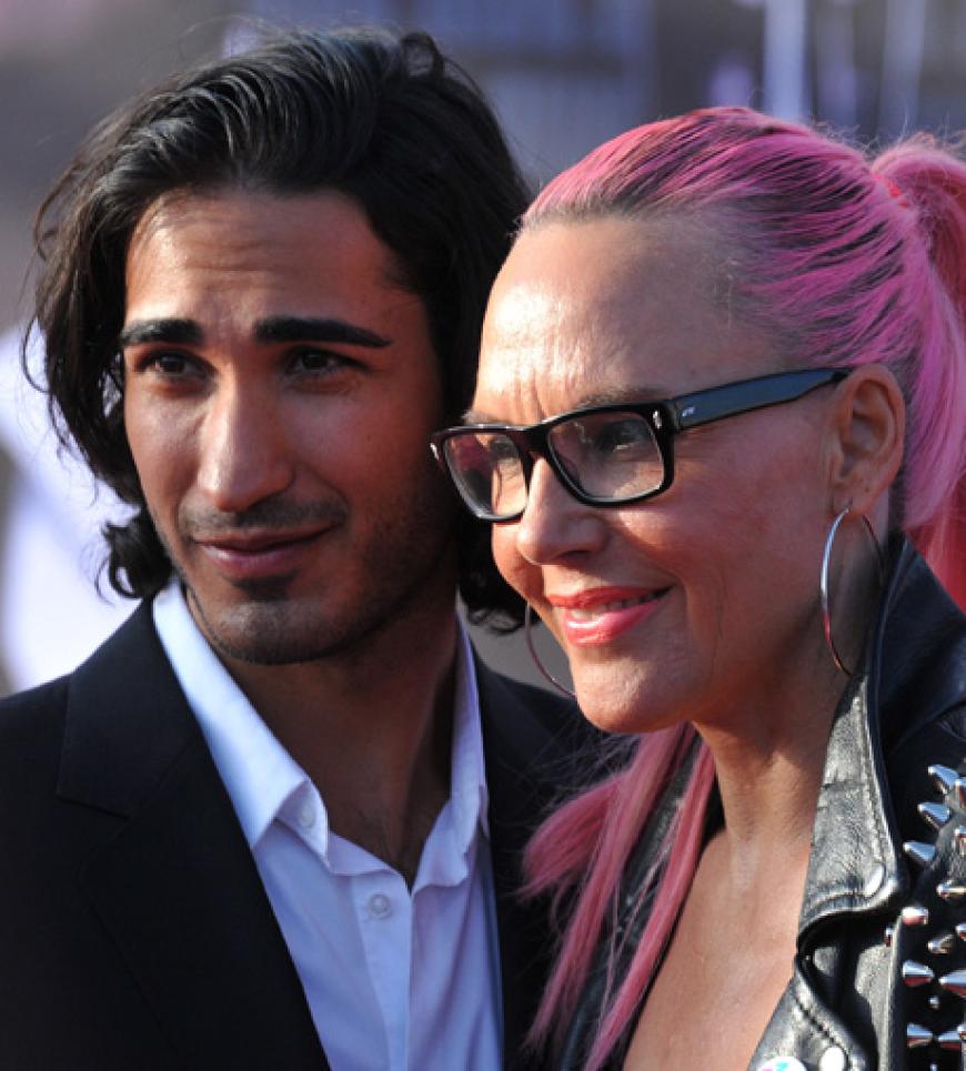Wie frisch verliebt: Fußballer Umut Kekilli mit seiner Verlobten Natascha Ochsenknecht