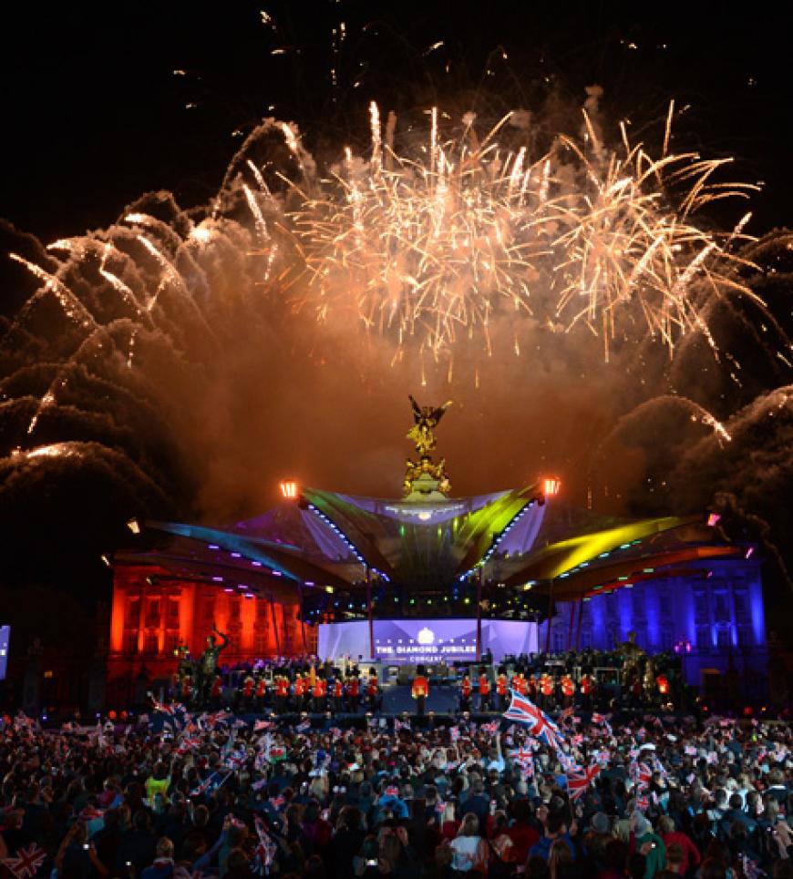 Was für ein Abschluss: Mit einem riesigen Feuerwerk endete das mehrstündige Konzert der Superlative in London