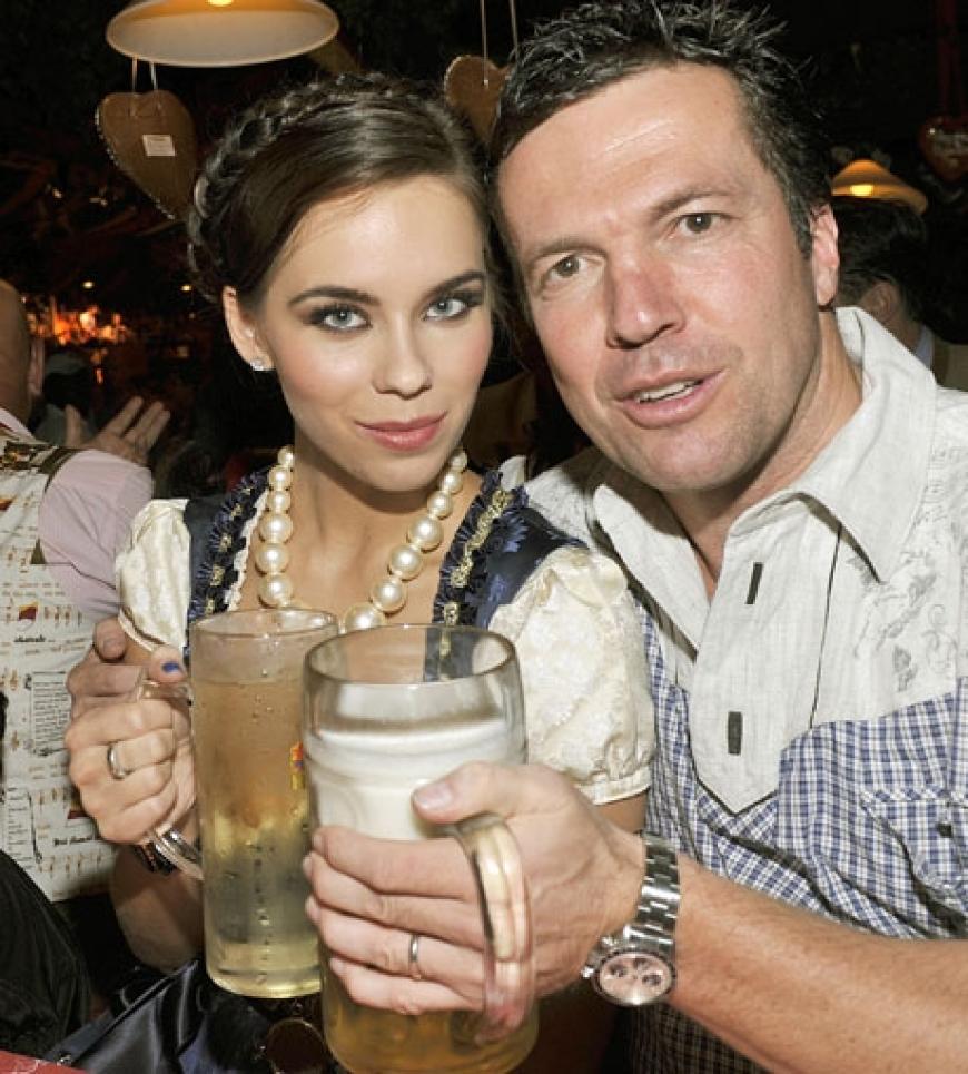 Prost! Ex-Fußballprofi Lothar Matthäus und seine Frau Liliana stoßen an