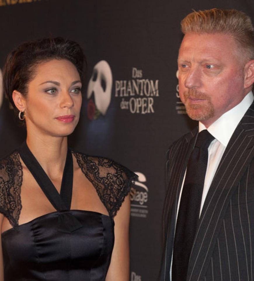 Für die Schlagzeilen des Abends sorgte allerdings das Paar Becker.´ Boris kommandierte seine Frau herum, wollte von ihr mit dem Handy geknipst werden