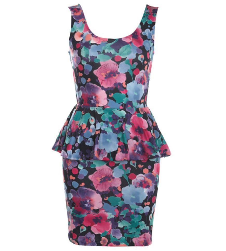 Flower-Power! Das Peplum-Dress ist mit Blumen im Aquarell-Look verziert. Über missselfridges.com, ca. 35 Euro