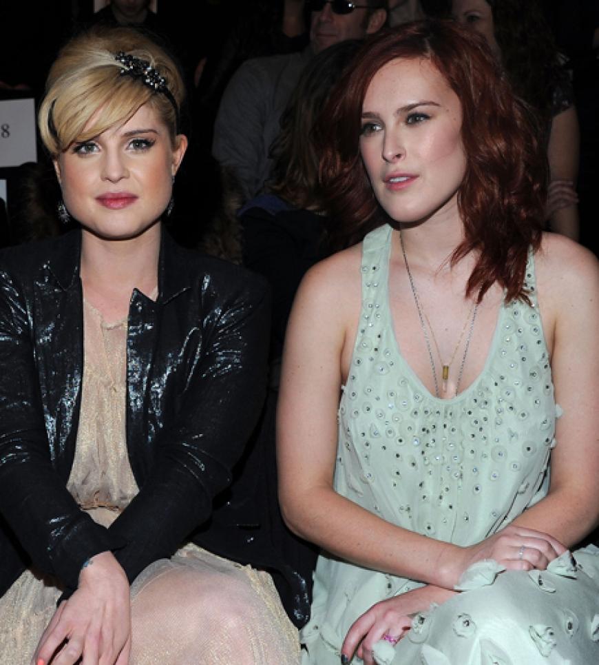 Gemeinsam mit Freundin Kelly Osbourne begutachtete sie die kommenden Looks