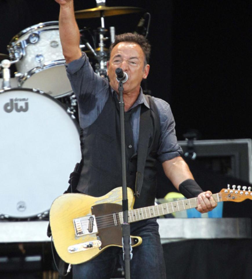 Aber auch ein Superstar wie Bruce Springsteen ist nicht perfekt. So ein Auftritt ist eben schweißtreibend ...