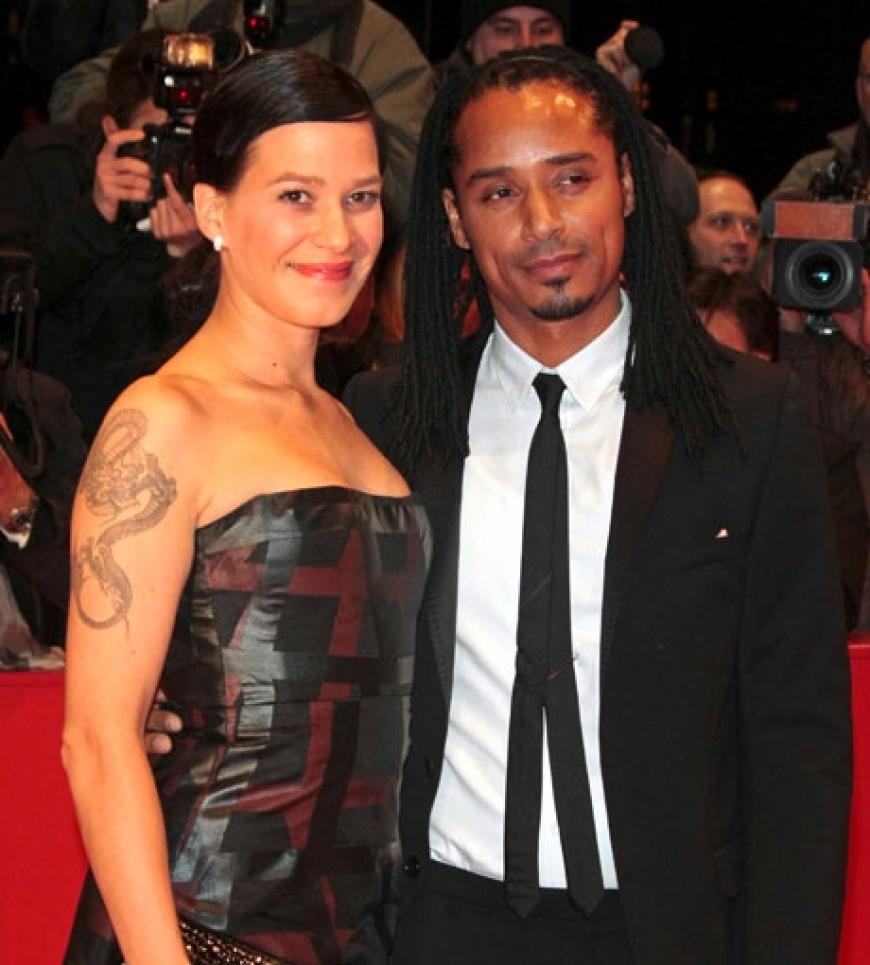 Die Hochzeit war schon geplant, dann kam das Liebes-Aus. Franka Potente und Dio Hauser haben sich im Oktober 2009 getrennt. Eine schmerzhafte Erinnerung bleibt: Beide tragen Verlobungs-Tattoos an den Fingern