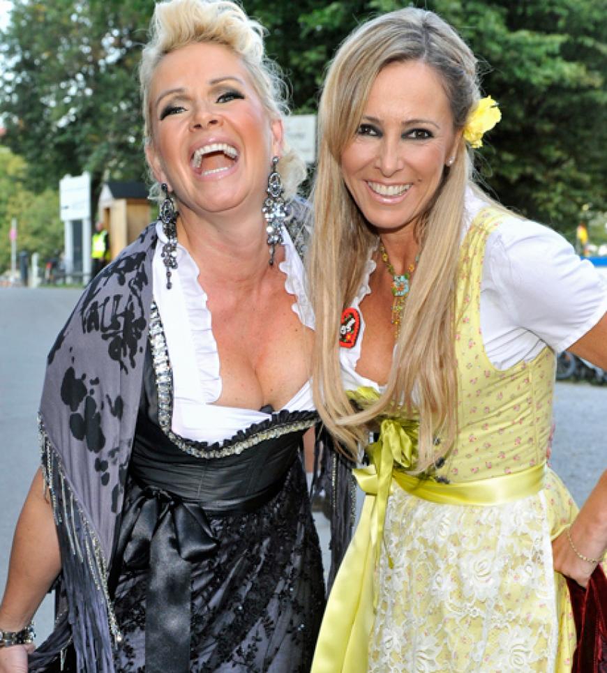 Amüsierten sich köstlich: Claudia Effenberg und die Moderatorin Gundis Zambo