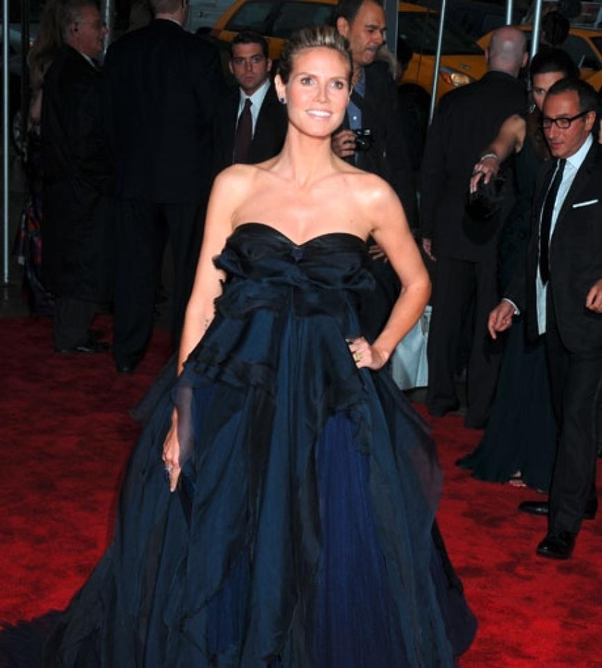 Endlich ist bei Heidi Klum ein kleines Babybäuchlein zu sehen