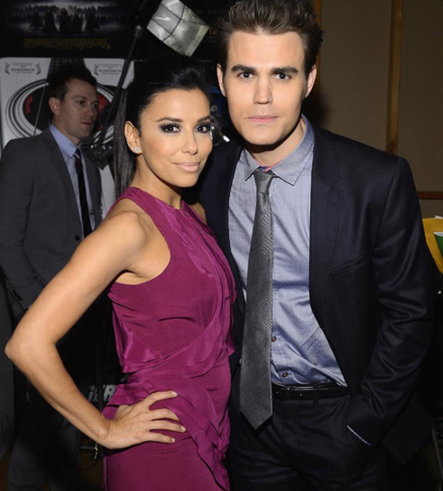 Paul Wesley posierte mit seiner Laudatio-Patnerin Eva Longoria