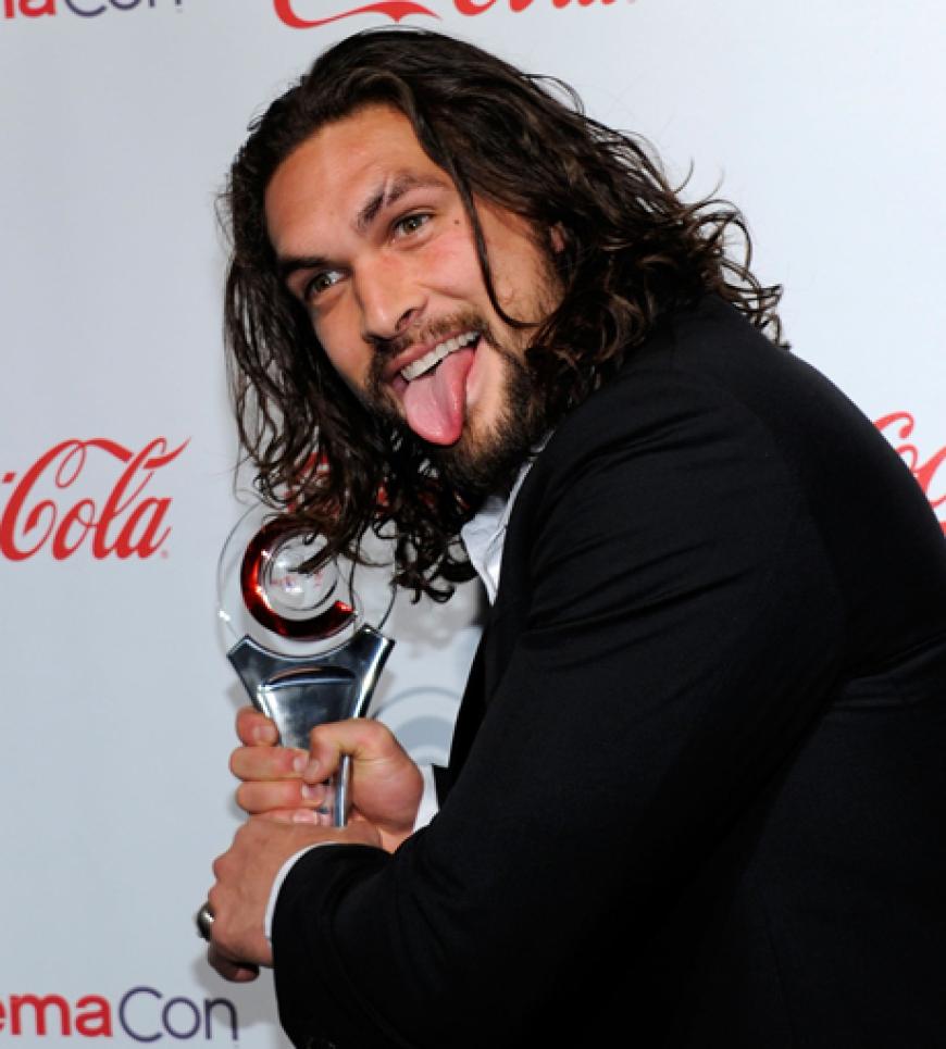 Jason Momoa hat seinen Preis wohl zum Fressen gern