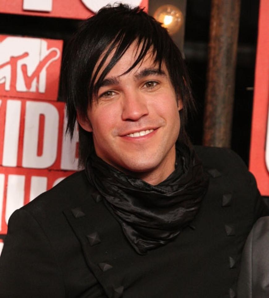 Pete Wentz kam ohne seine Frau Ashlee Simpson