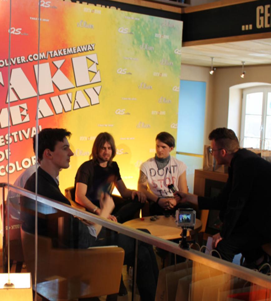 Backstage: Eine Band vom s.Oliver Bandcontest gibt Interviews