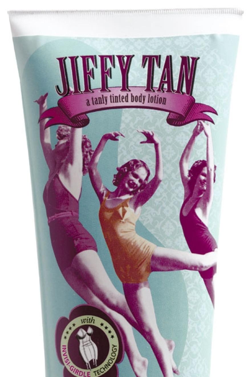 Farbige Bodylotion mit Schimmerpartikeln: