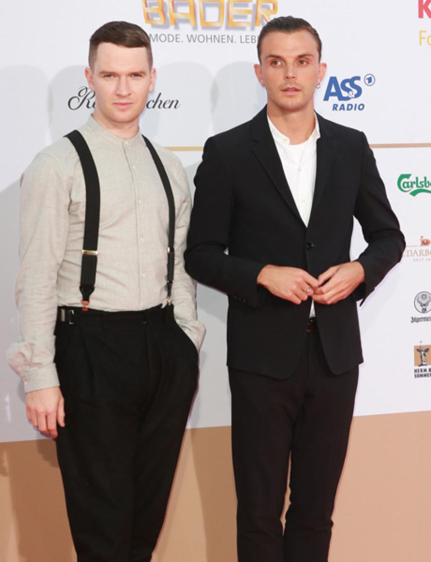 Am Donnerstag, 5. September 2013, wurde in Hamburg der Deutsche Radiopreis verliehen. Zu den zahlreichen Promi-Gästen zählten auch die beiden Jungs der Band Hurts
