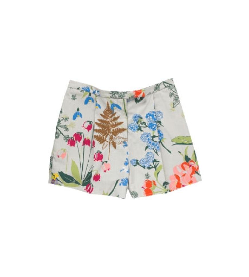 Shorts aus bedruckter Baumwolle mit
Bügelfalten von Cos, ca. 40 Euro